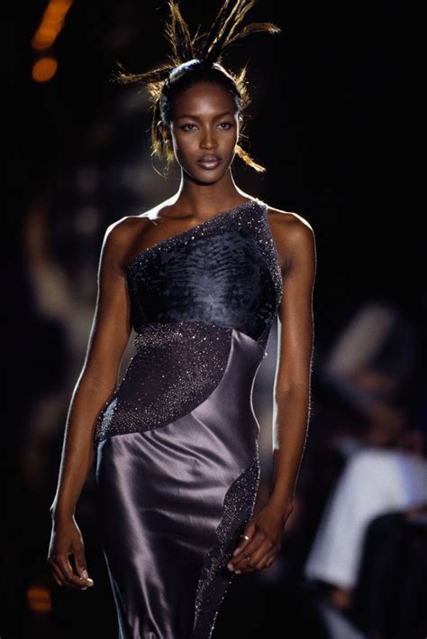 naomi campbell Versace 90s